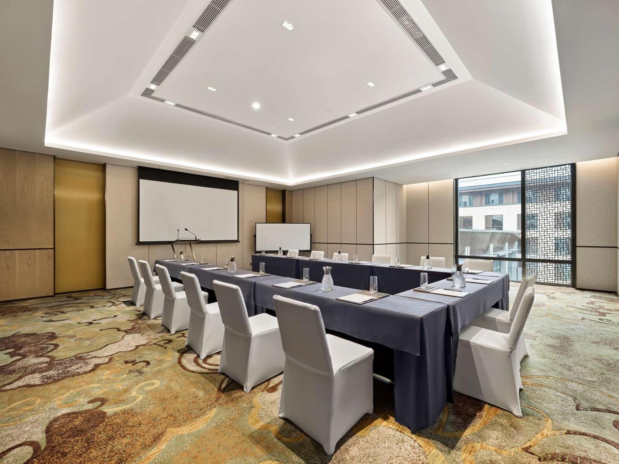 Отель Doubletree By Hilton Beijing Badaling Yanqing Экстерьер фото