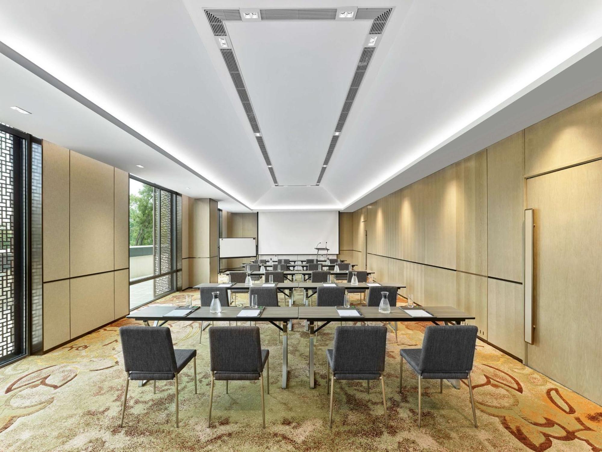 Отель Doubletree By Hilton Beijing Badaling Yanqing Экстерьер фото
