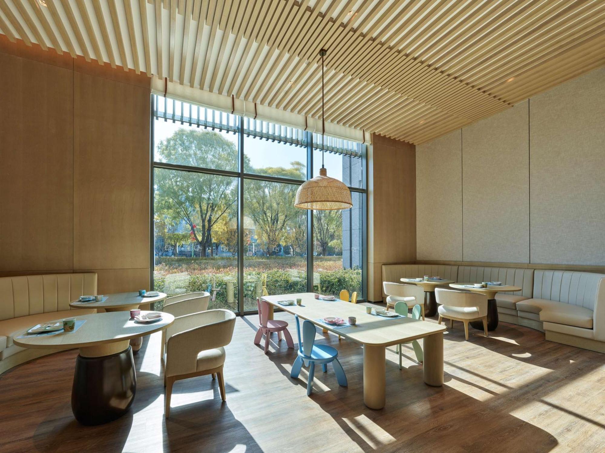 Отель Doubletree By Hilton Beijing Badaling Yanqing Экстерьер фото