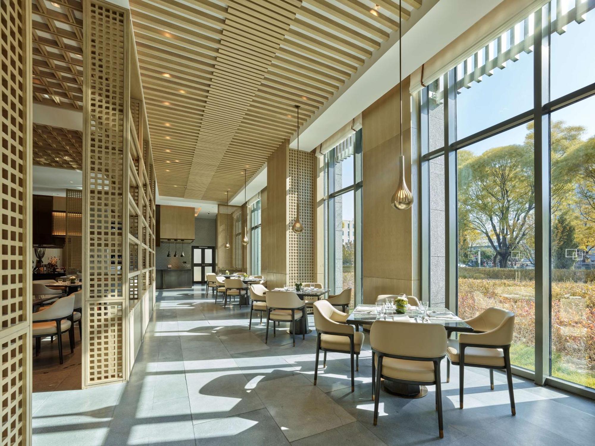 Отель Doubletree By Hilton Beijing Badaling Yanqing Экстерьер фото